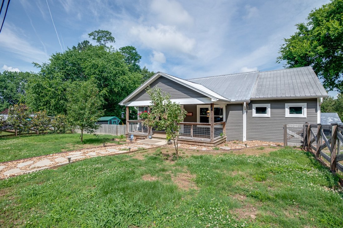 House in Bon Aqua, Tennessee, United States 4 - 18053471