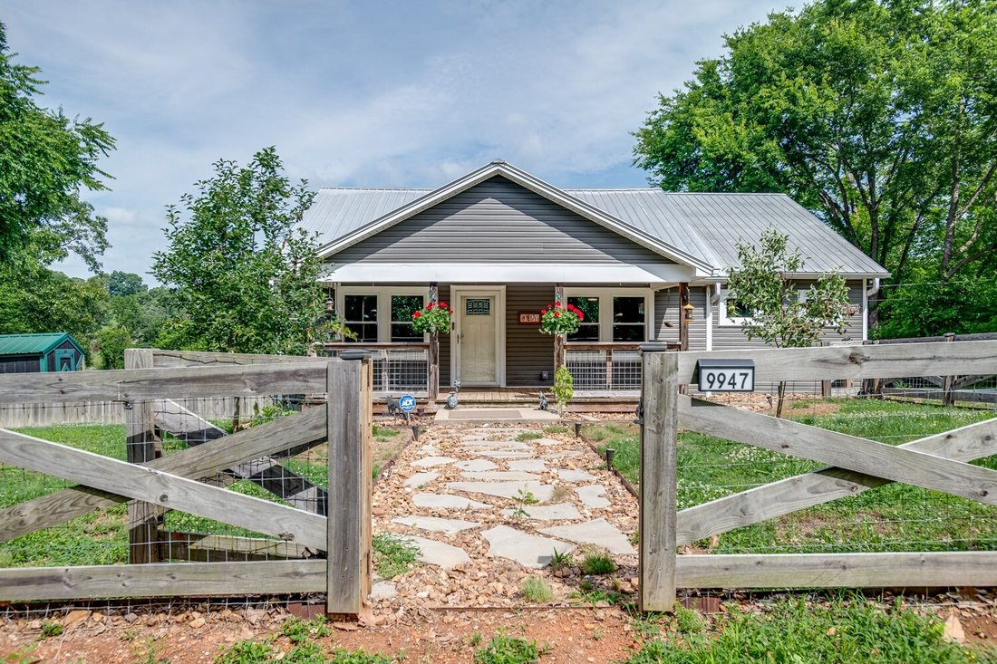 House in Bon Aqua, Tennessee, United States 2 - 18053471