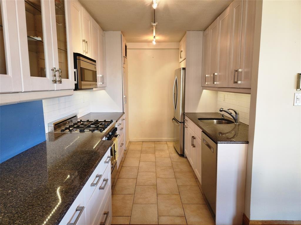Co Op in New York, New York, United States 3 - 18053777