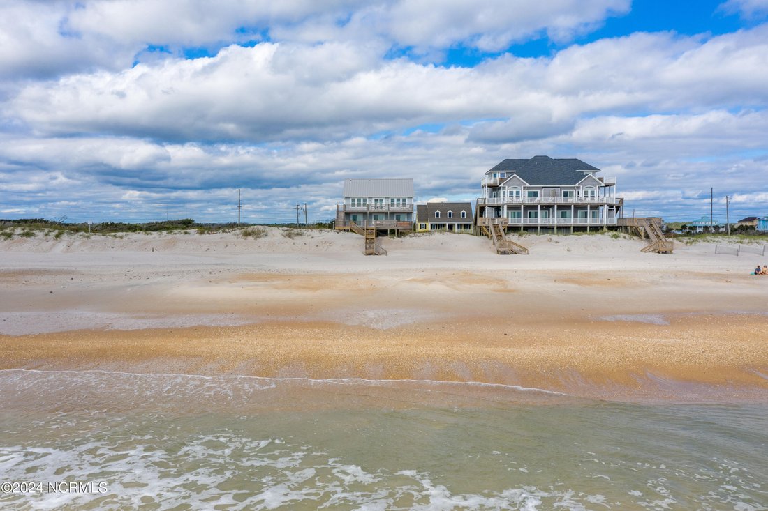 House in North Topsail Beach, North Carolina, United States 5 - 18053627