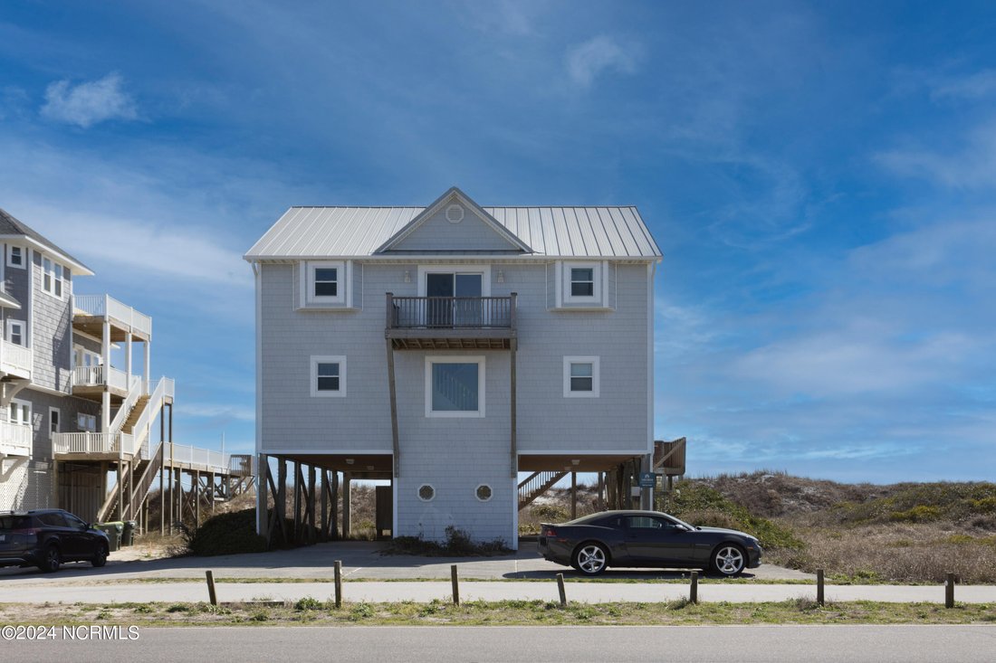 House in North Topsail Beach, North Carolina, United States 4 - 18053627