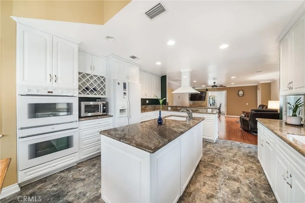 House in Orange, California, United States 4 - 17401001