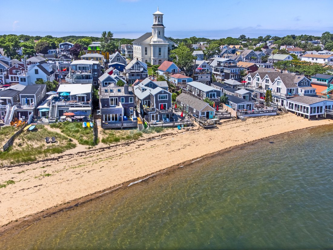 Condo in Provincetown, Massachusetts, United States 2 - 18053812