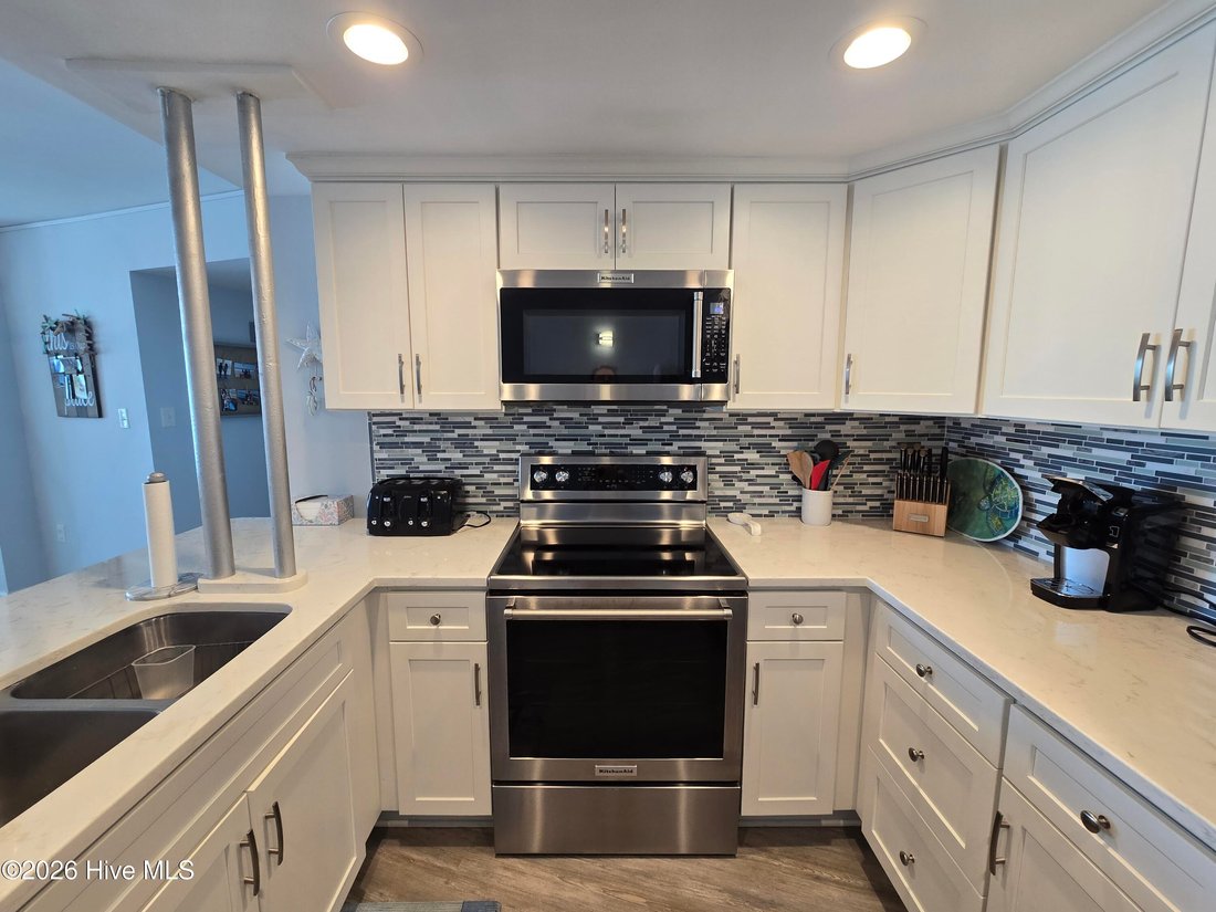 Condo in North Topsail Beach, North Carolina, United States 5 - 17759292