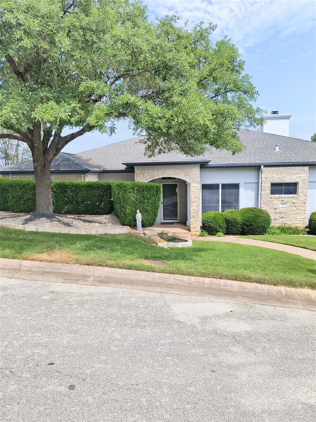 House in The Hills, Texas, United States 2 - 18053536