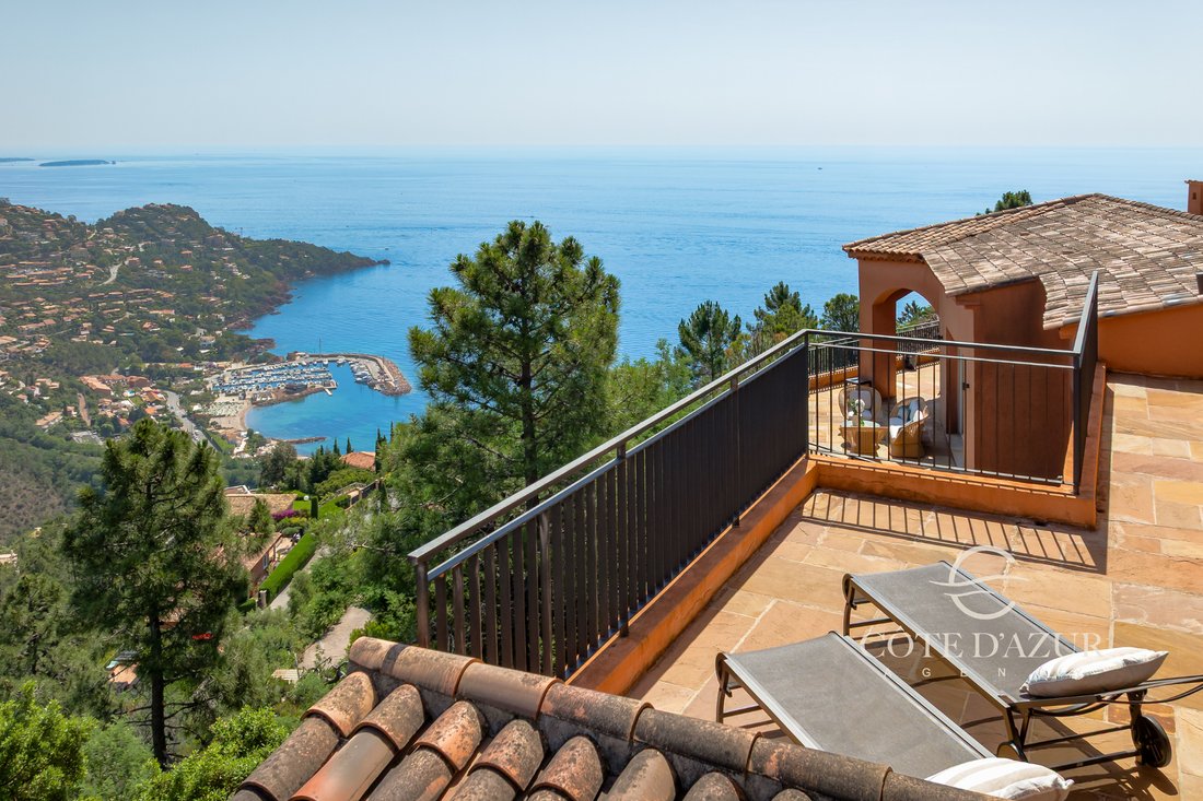 House in Théoule-sur-Mer, Provence-Alpes-Côte d'Azur, France 4 - 17781044