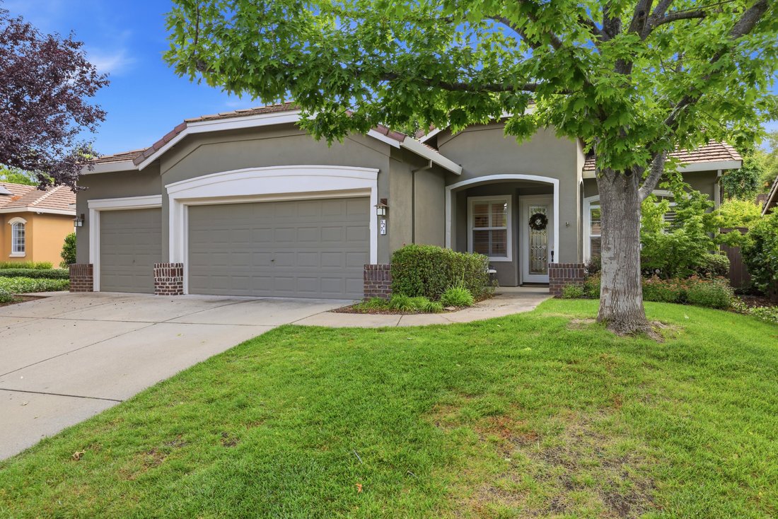 El Dorado Hills, California, United States 2 - 18054034