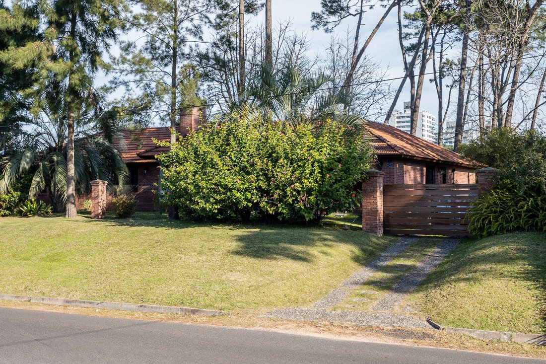 House in Punta del Este, Maldonado Department, Uruguay 1 - 15462511