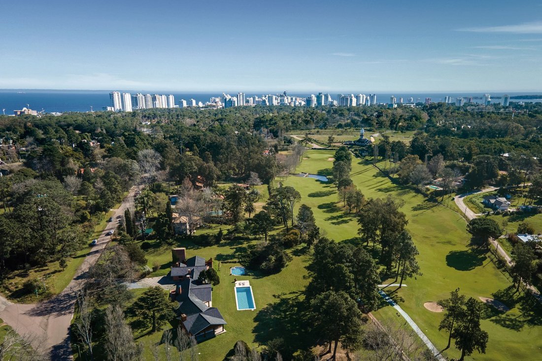 House in Punta del Este, Maldonado Department, Uruguay 2 - 18053957