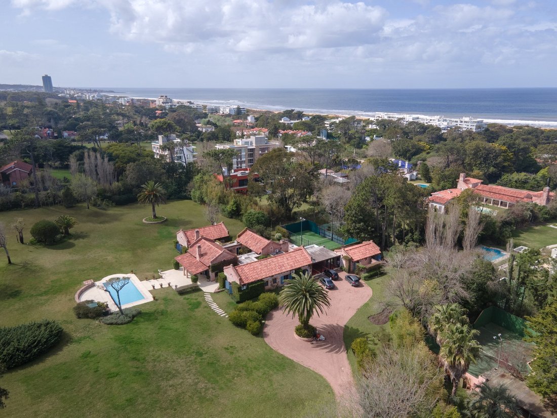 House in Punta del Este, Maldonado Department, Uruguay 2 - 18053947