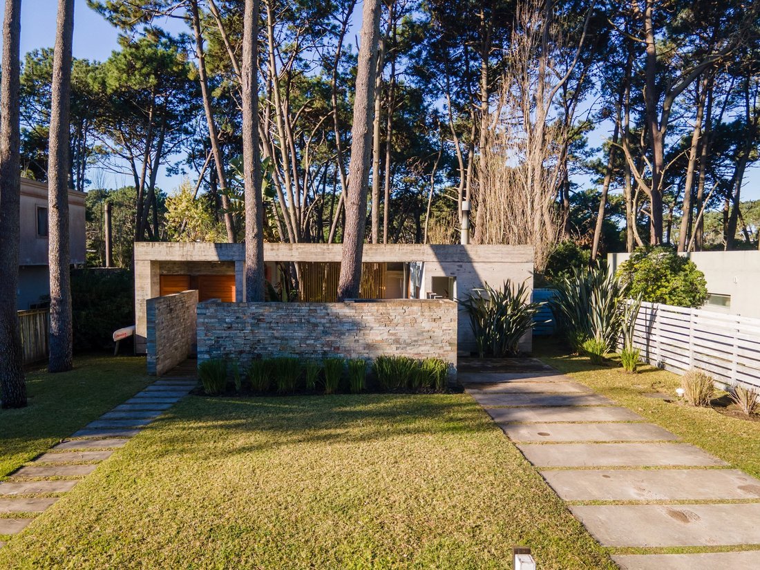 House in Punta del Este, Maldonado Department, Uruguay 2 - 18053935