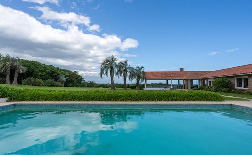 House in Punta del Este, Maldonado Department, Uruguay 1