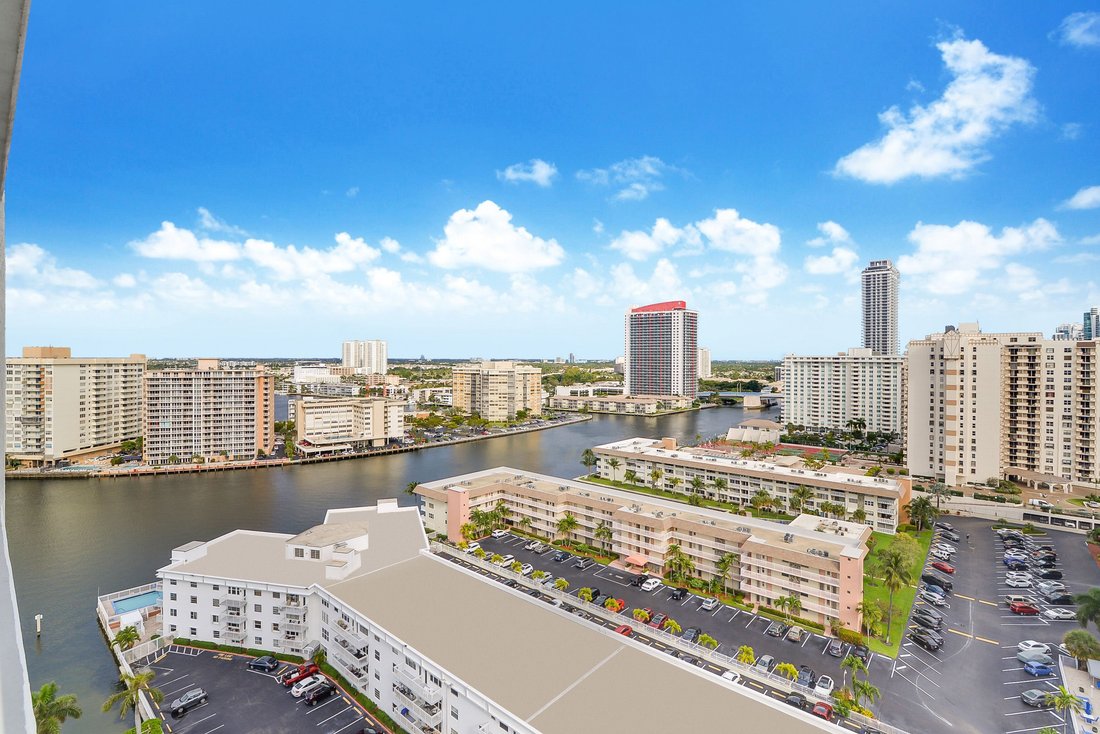 Condo in Hallandale Beach, Florida, United States 3 - 18054036