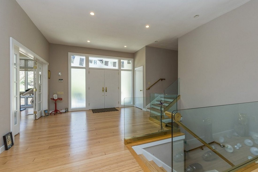 Tenafly, New Jersey, United States 3 - 18054044