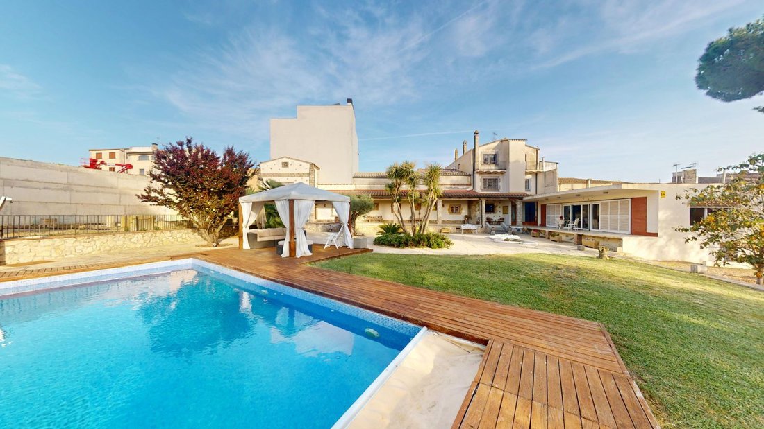 House in la Granada, Catalonia, Spain 2 - 18054157