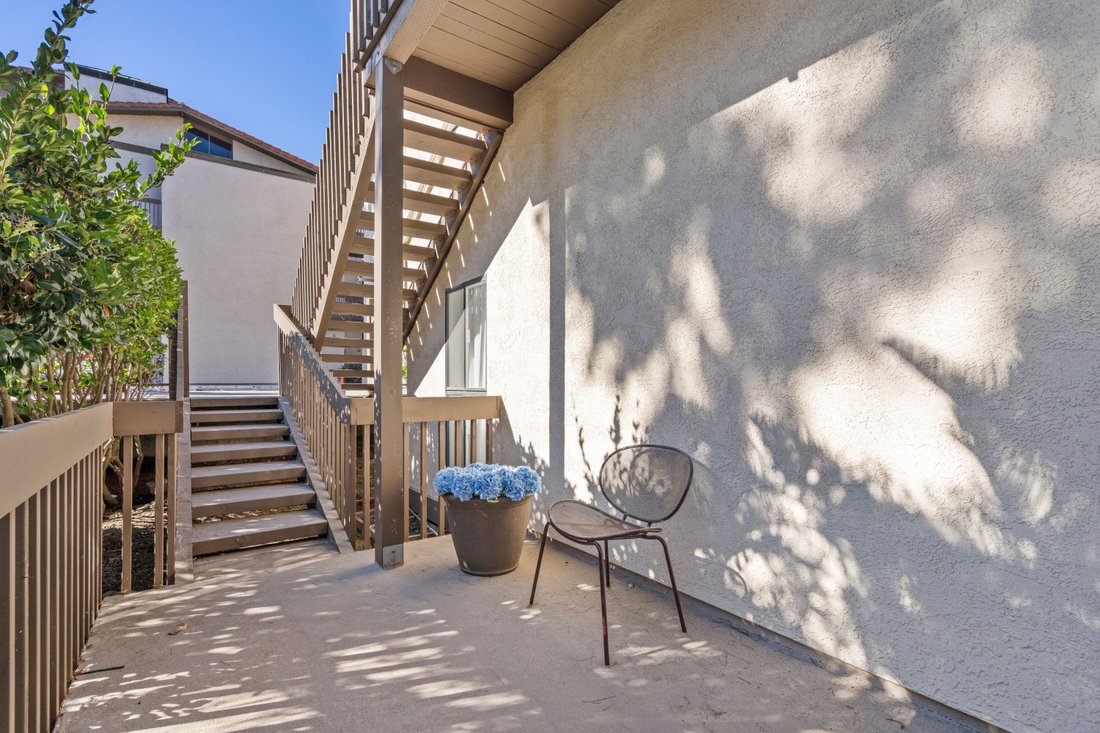 Condo in Signal Hill, California, United States 4 - 18054259