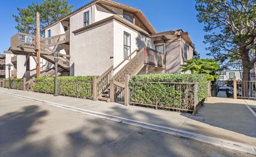Condo in Signal Hill, California, United States 1
