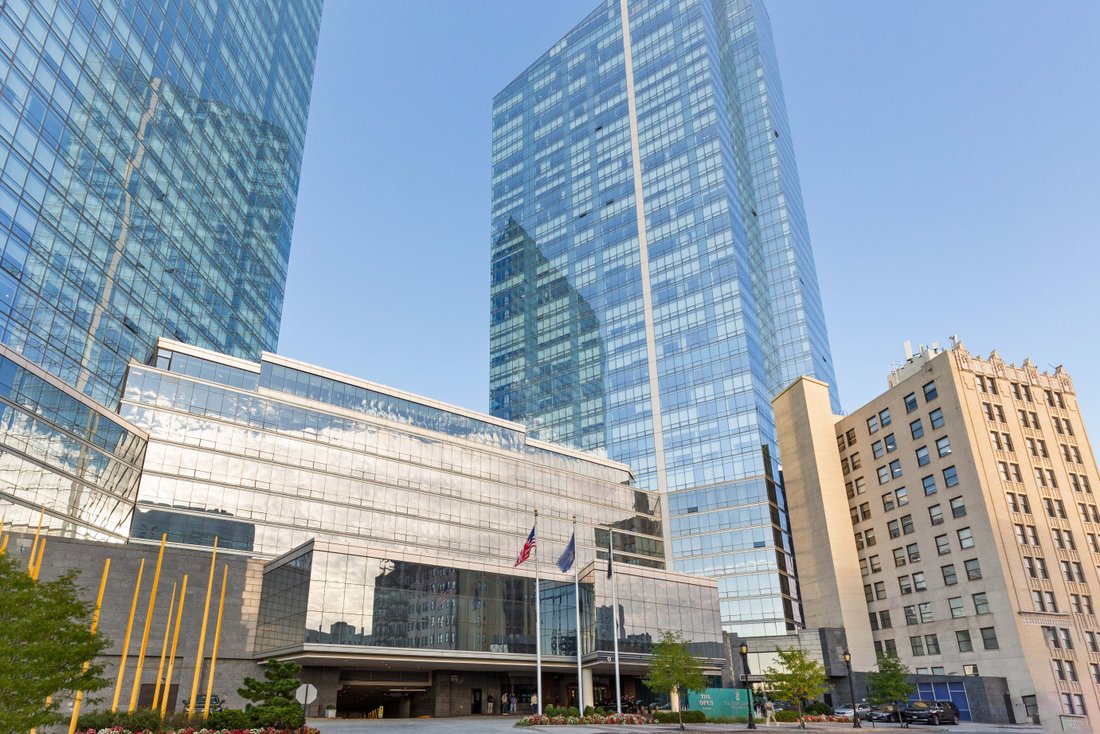 White Plains, New York, United States 1 - 18054273