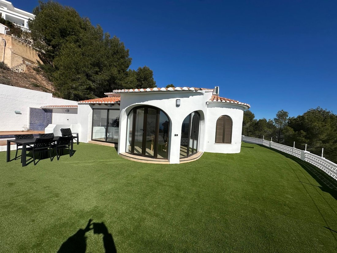 Villa in Calp / Calpe, Valencian Community, Spain 1 - 18054173