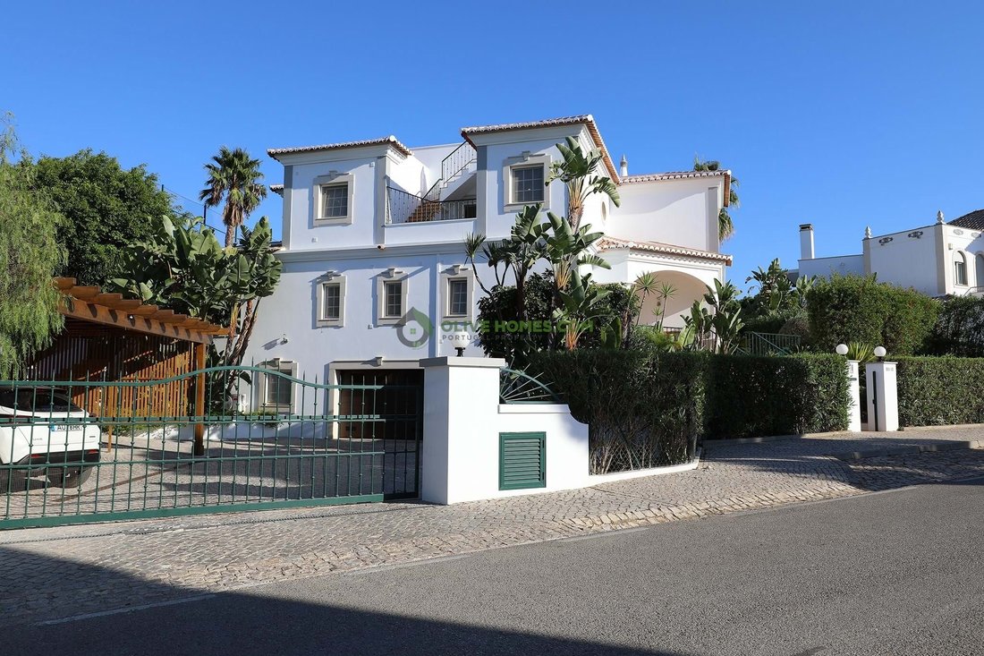 Villa in Vilamoura, Quarteira, Algarve 1 - 18054116