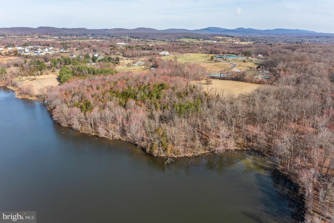 Warrenton, Virginia, United States 1 - 18054566