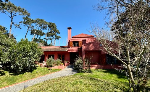House in Punta del Este, Maldonado Department, Uruguay 1