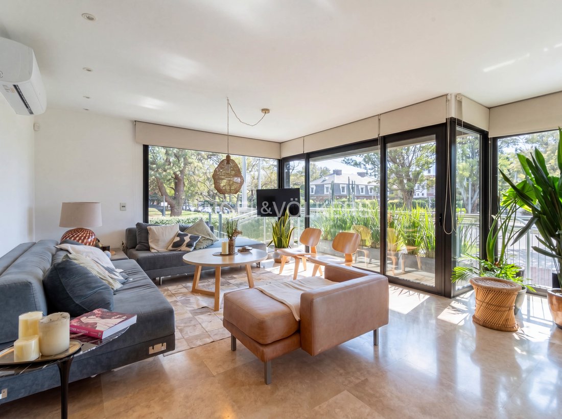 Apartment in Montevideo, Departamento de Montevideo, Uruguay 1 - 18056157