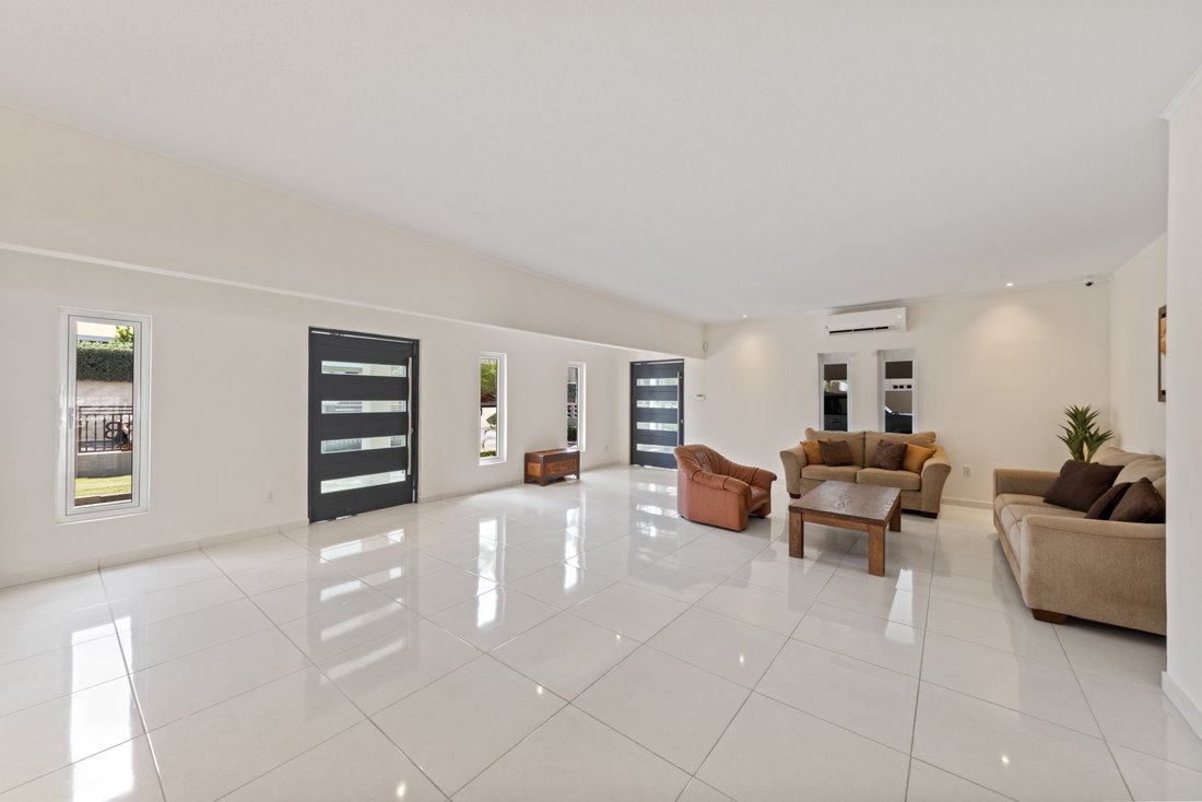 Villa in Willemstad, Curaçao, Curaçao 4 - 18054969