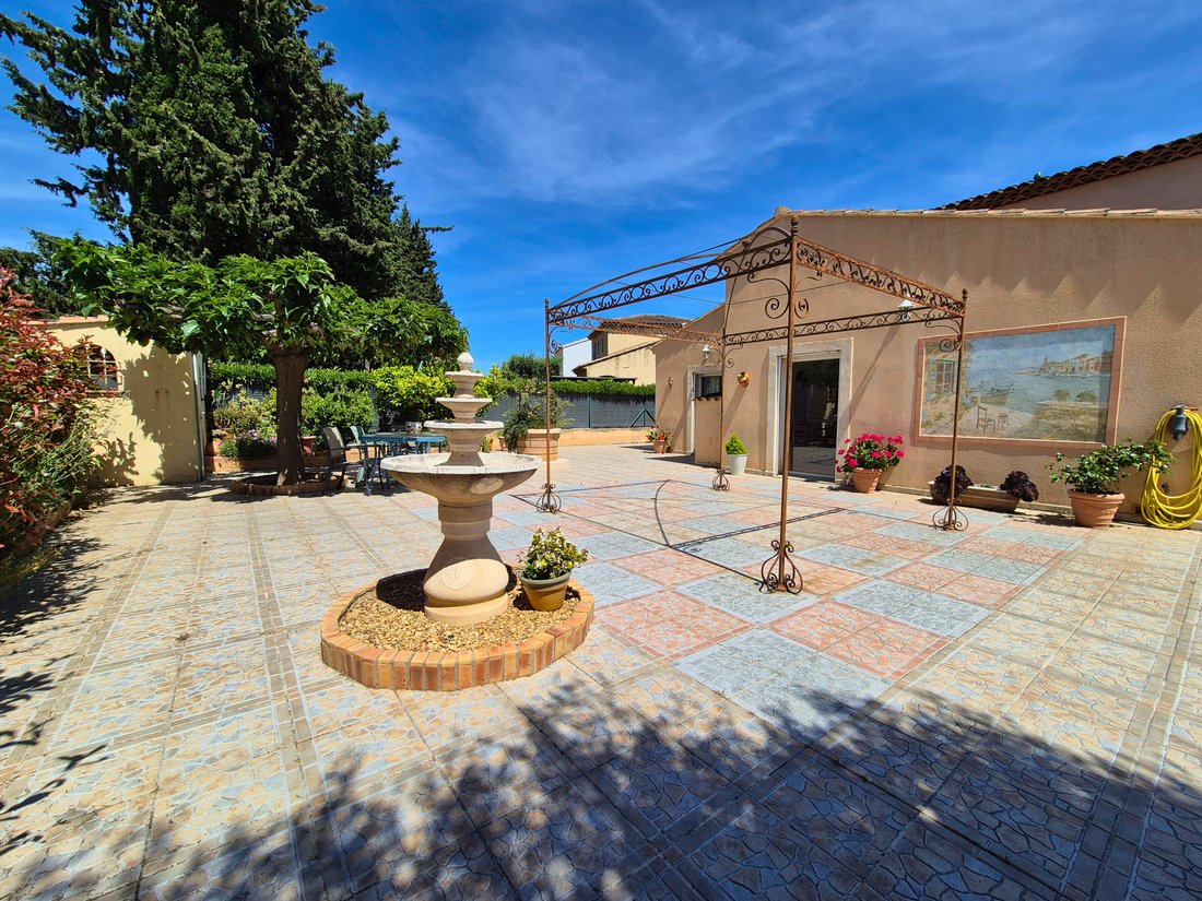 House in Hyeres, Provence-Alpes-Côte d'Azur, France 1 - 18055179