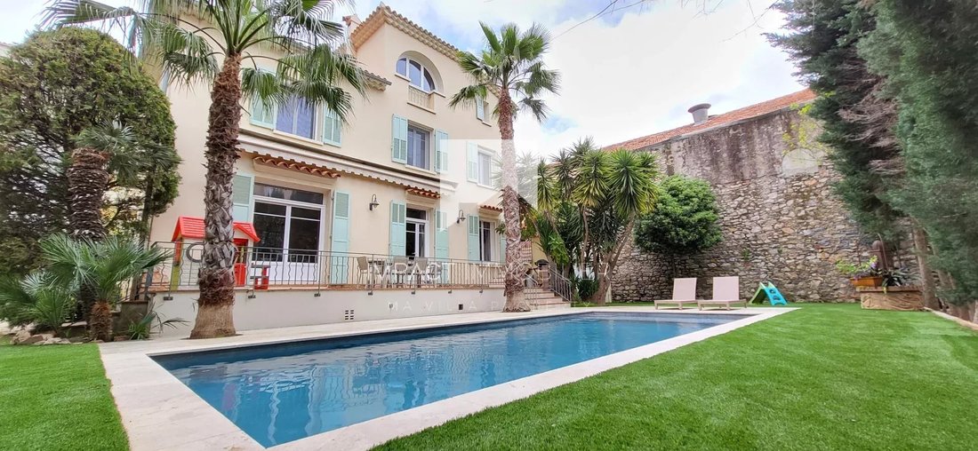 House in Hyeres, Provence-Alpes-Côte d'Azur, France 1 - 18055382