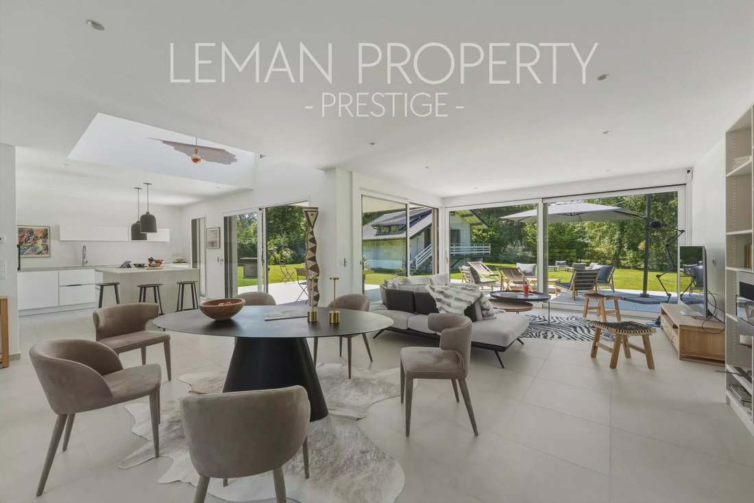 Villa in Arrondissement of Thonon-les-Bains, Auvergne-Rhône-Alpes, France 2 - 18054684