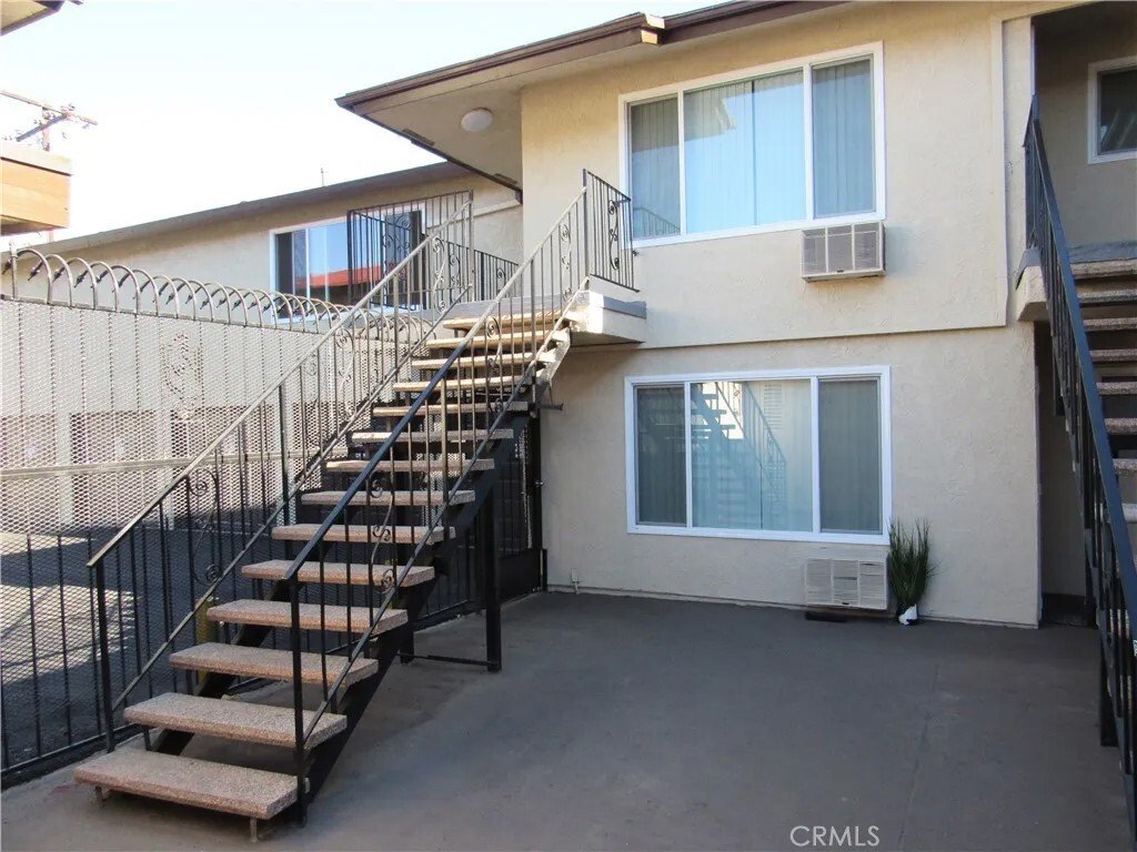 Bellflower, California, United States 5 - 17400792