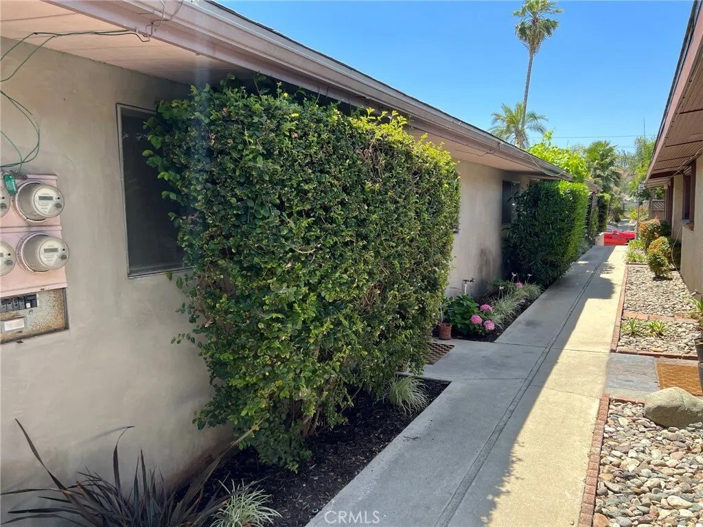 Costa Mesa, California, United States 4 - 18057631