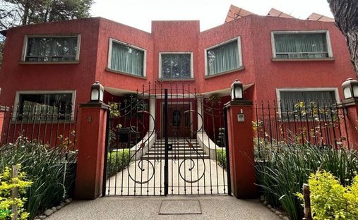 Townhouse in San Miguel Ameyalco, State of Mexico, Mexico 1
