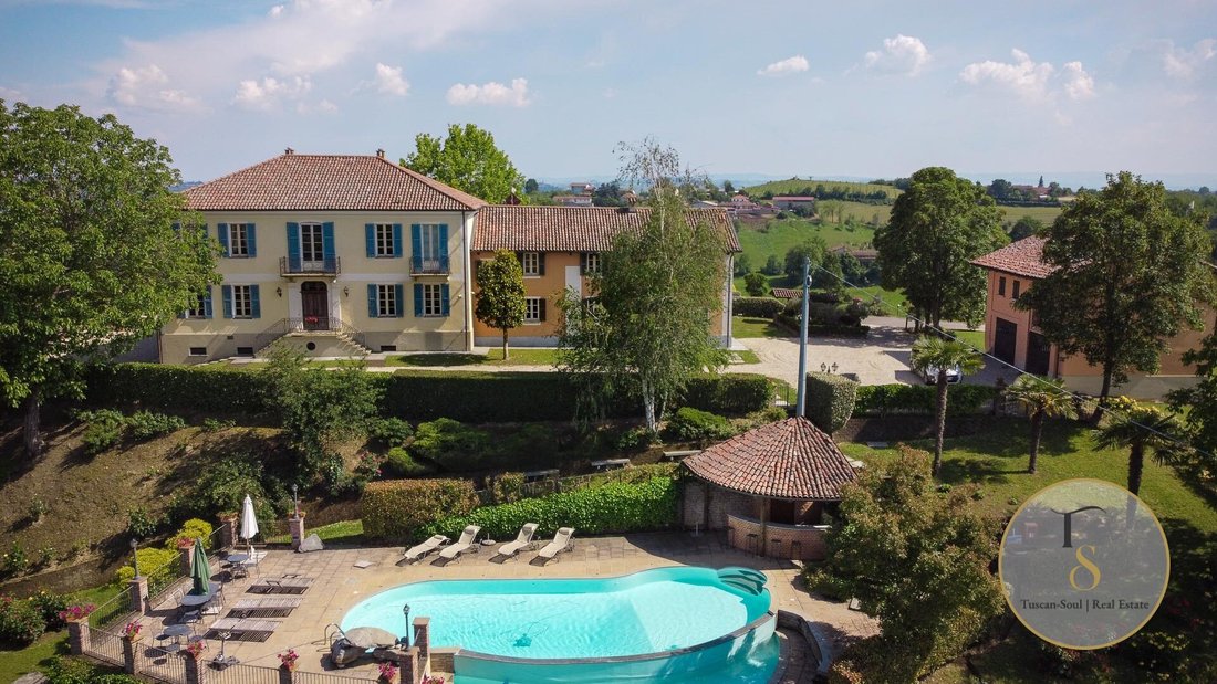 Villa in Center, Asti, Piedmont 2 - 18055717