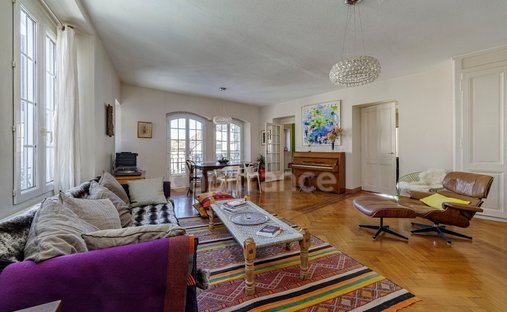 Casa a Divonne-les-Bains, Auvergne-Rodano-Alpi, Francia 1