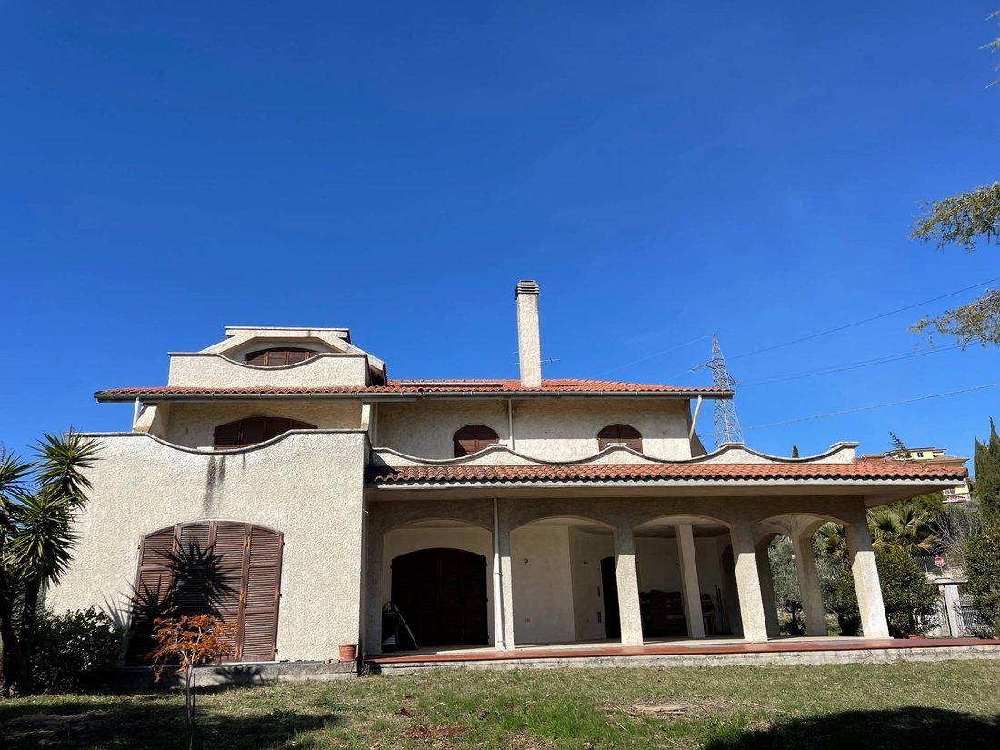 Villa in Monteprandone, Marche, Italy 2 - 18059758