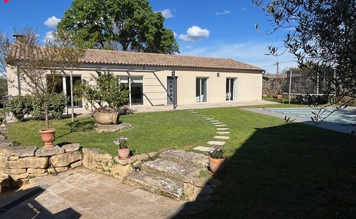 Villa a Uzès, Occitania, Francia 1