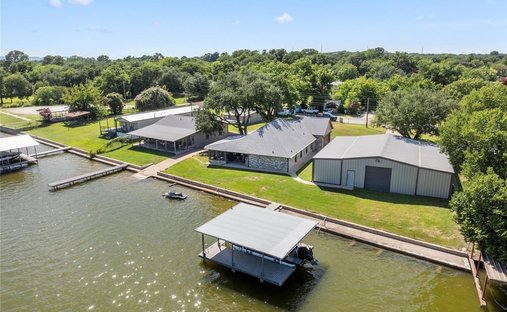 House in Granbury, Texas, United States 1