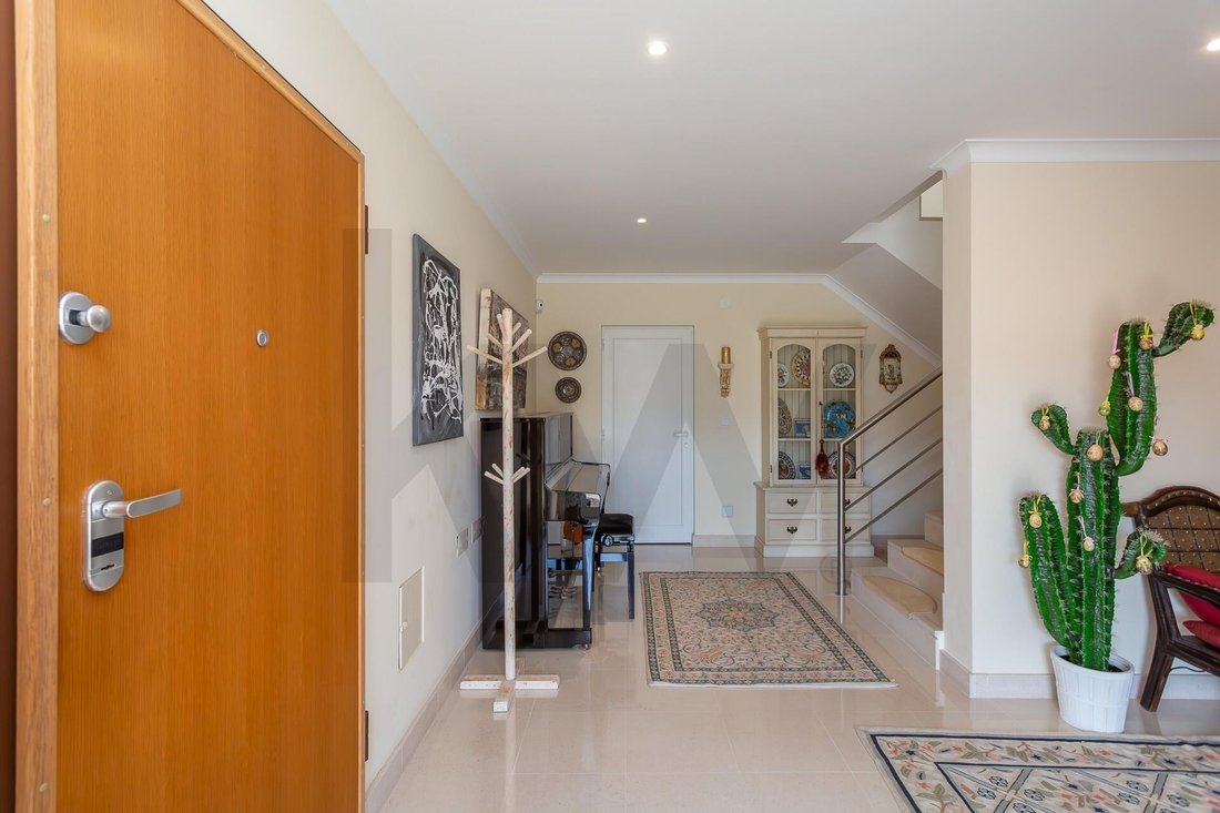 House in Carcavelos e Parede, Lisbon, Portugal 3 - 18055987