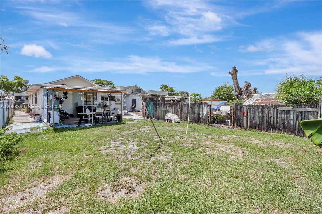 House in Opa-locka, Florida, United States 5 - 18057884