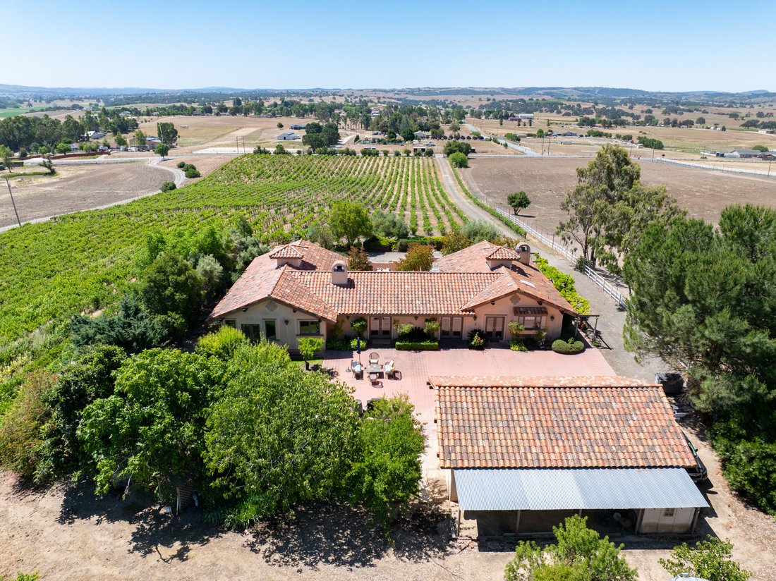 Paso Robles, California, United States 3 - 18056124