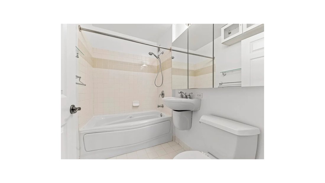 Condo in New York, New York, United States 4 - 18055313