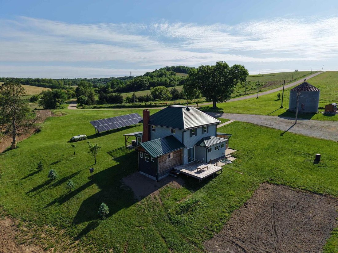 House in Cassville, Wisconsin, United States 2 - 18057824