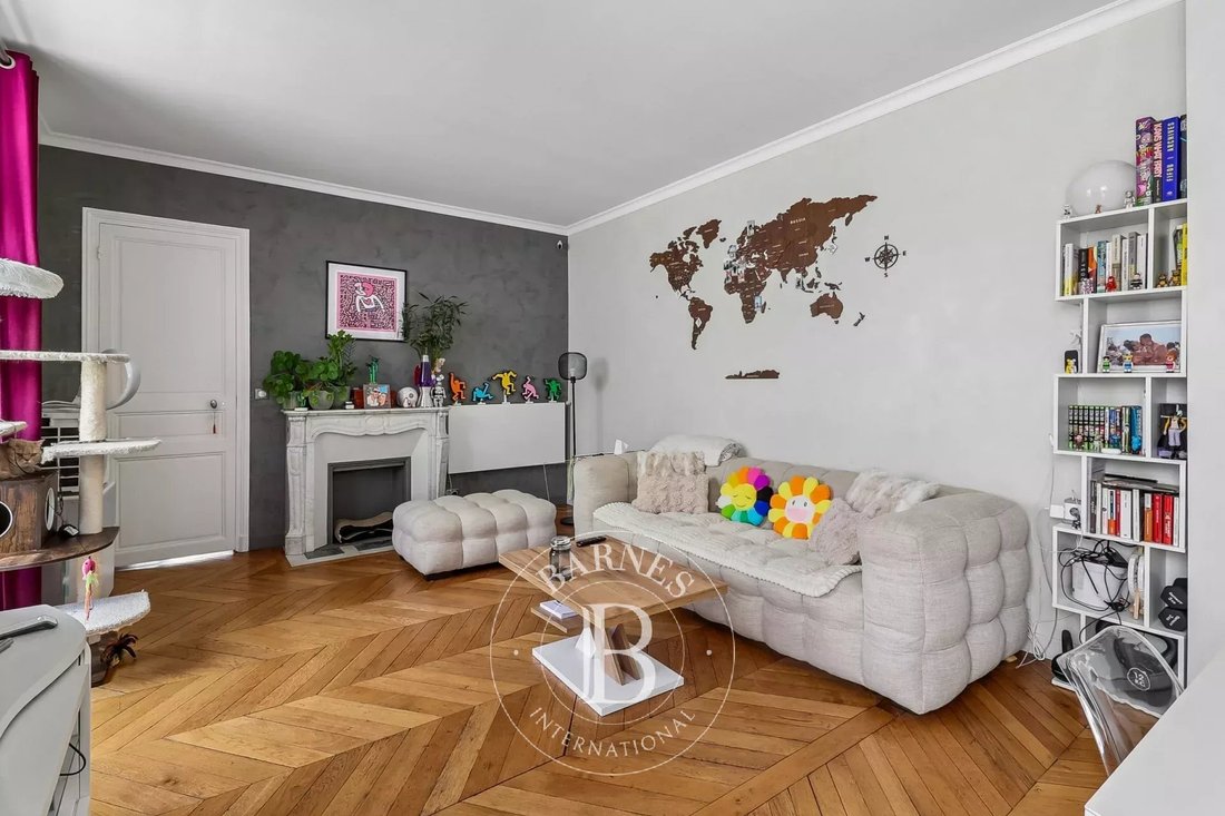 Apartment in Saint Thomas d'Aquin, Paris 7e Arrondissement, Paris 4 - 18055212