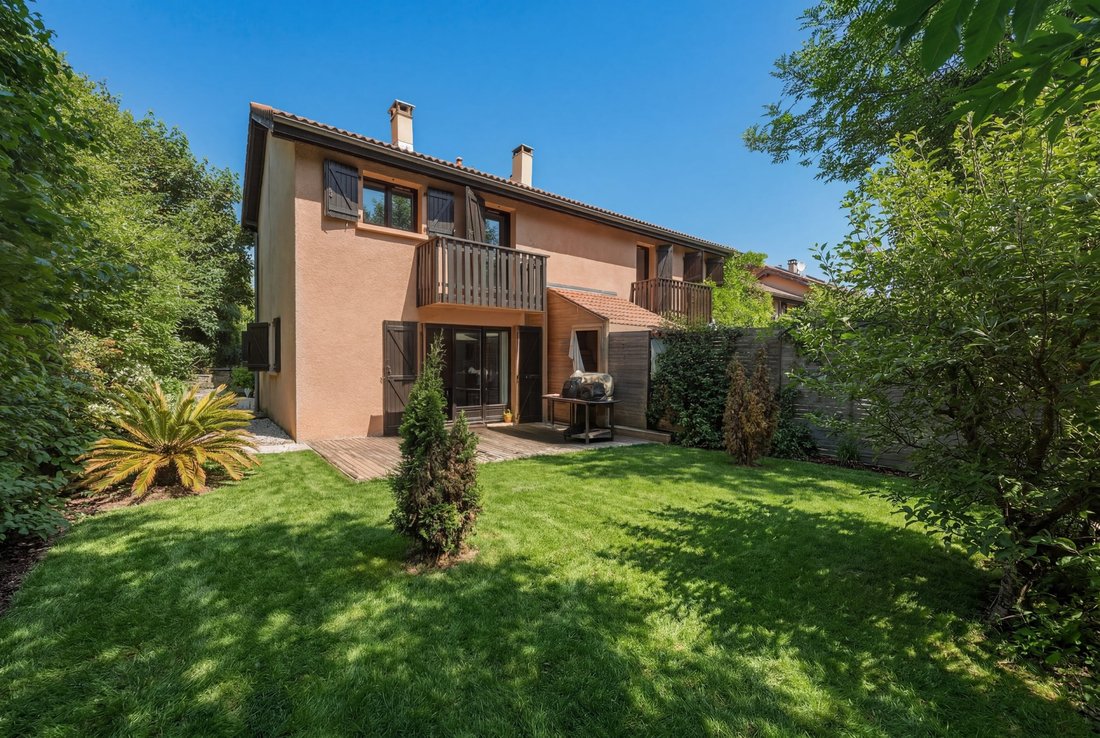 House in Ferney-Voltaire, Auvergne-Rhône-Alpes, France 1 - 18058775