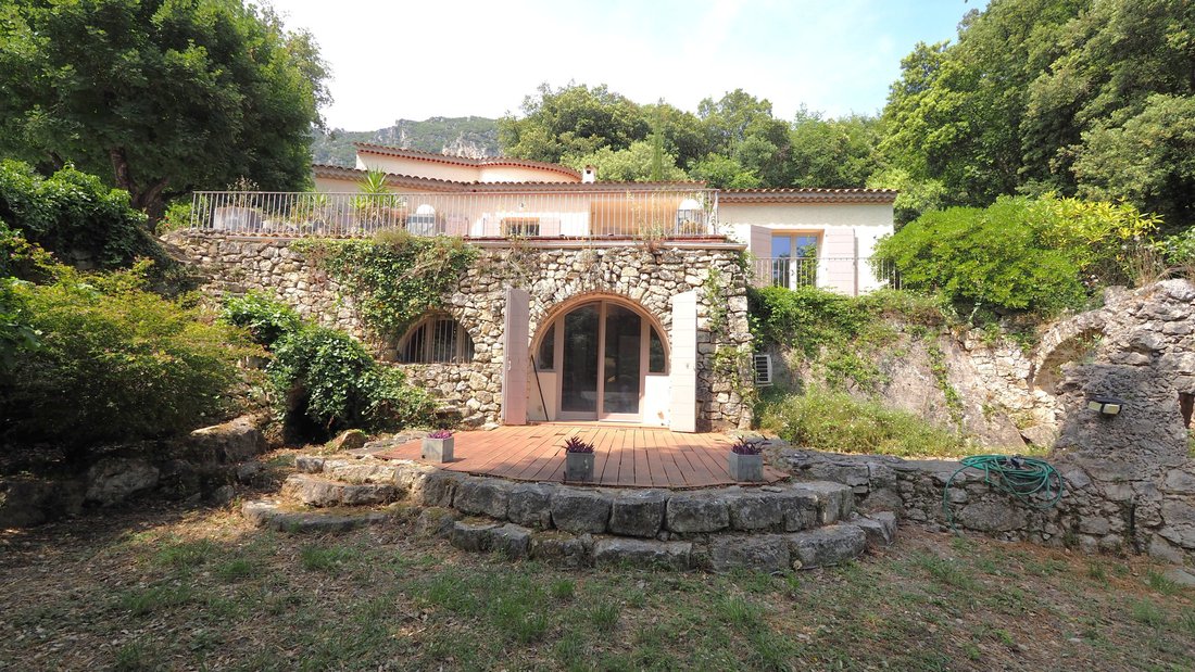 Villa in Tourrettes-sur-Loup, Provence-Alpes-Côte d'Azur, France 1 - 18058283