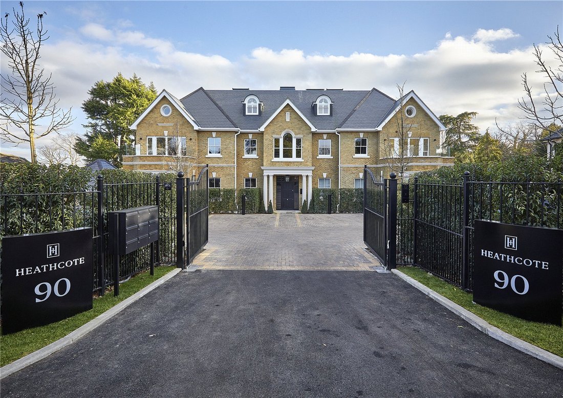 Apartment in Ferney Hill, Enfield, England 1 - 16940775