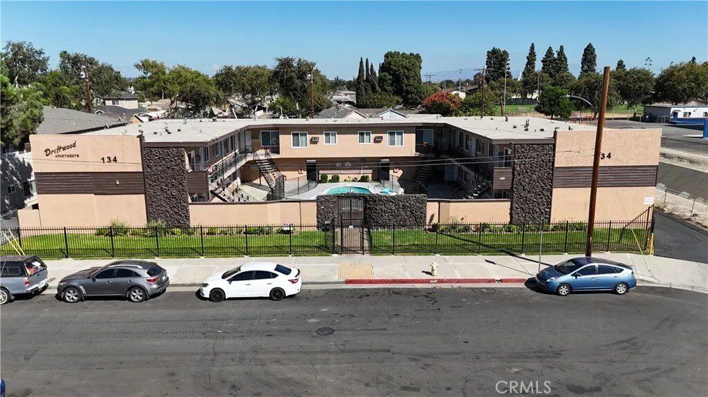 Fullerton, California, United States 1 - 17400786