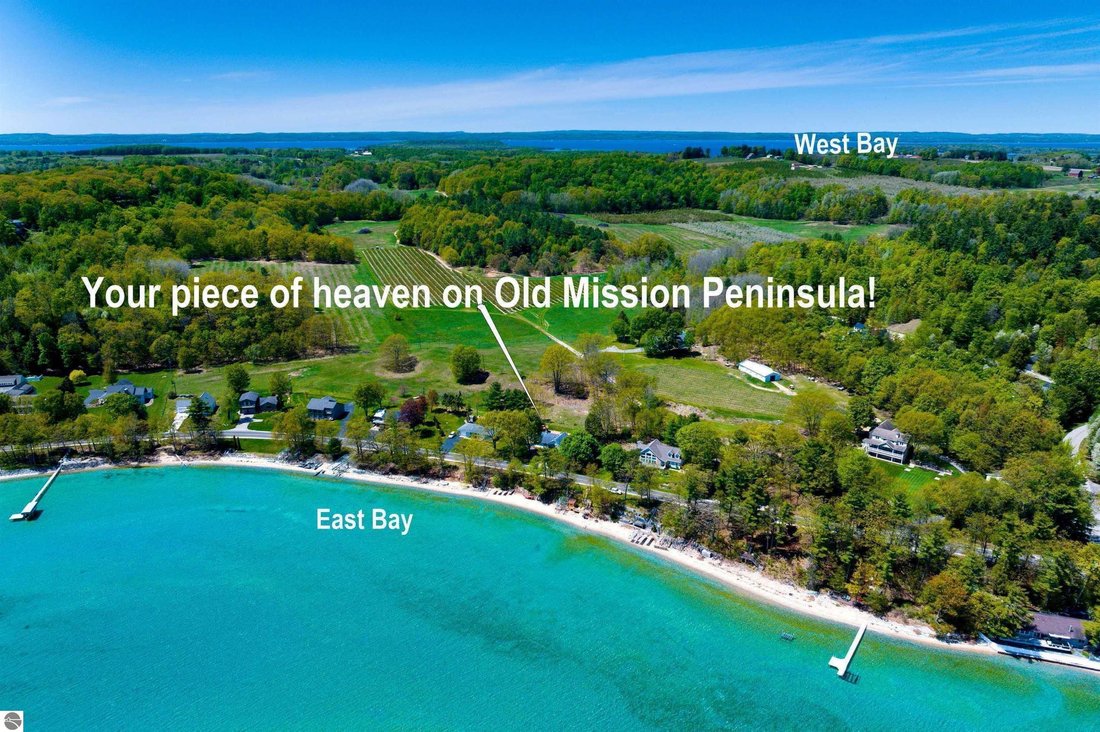 House in Traverse City, Michigan, United States 1 - 18058647
